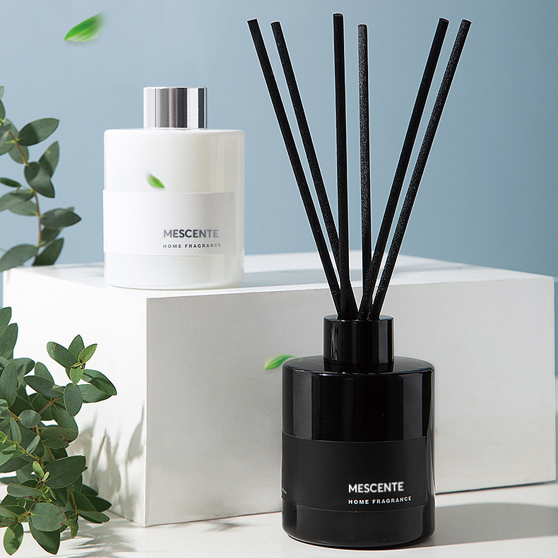 M&Scent Engros Luksus Private Label Dekorativ Flower Stick Fiber Reed Diffuser med prop