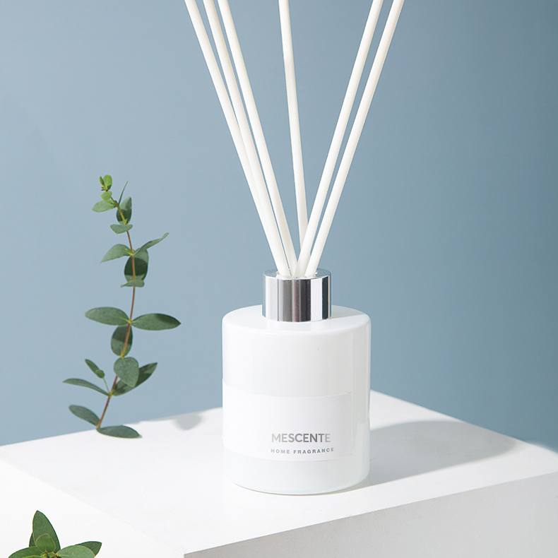M&Scent Engros Luksus Private Label Dekorativ Flower Stick Fiber Reed Diffuser med prop