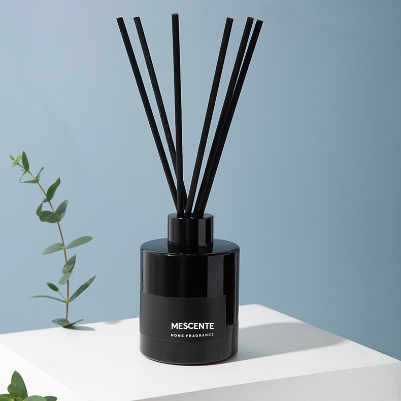 M&Scent Engros Luksus Private Label Dekorativ Flower Stick Fiber Reed Diffuser med prop