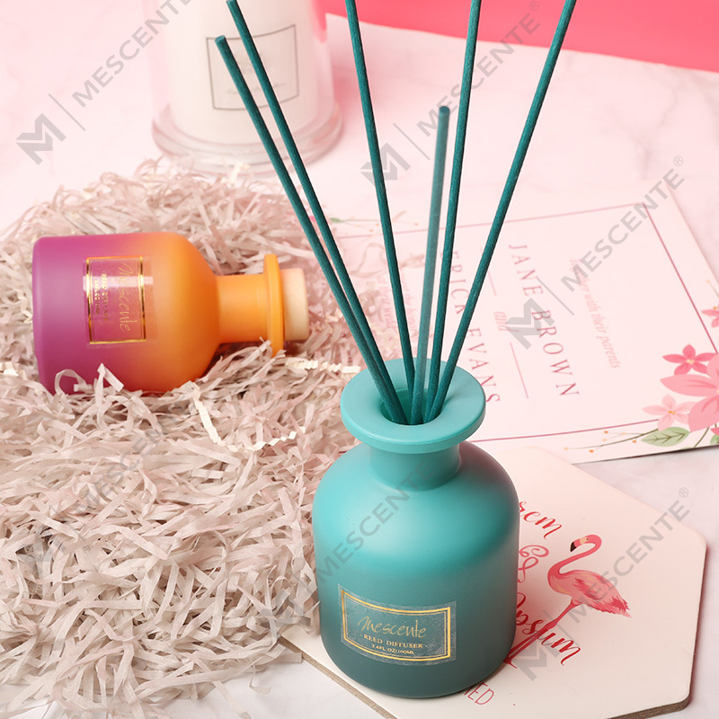 M&Scent private label rundflaske hjemmeduft reed diffuser