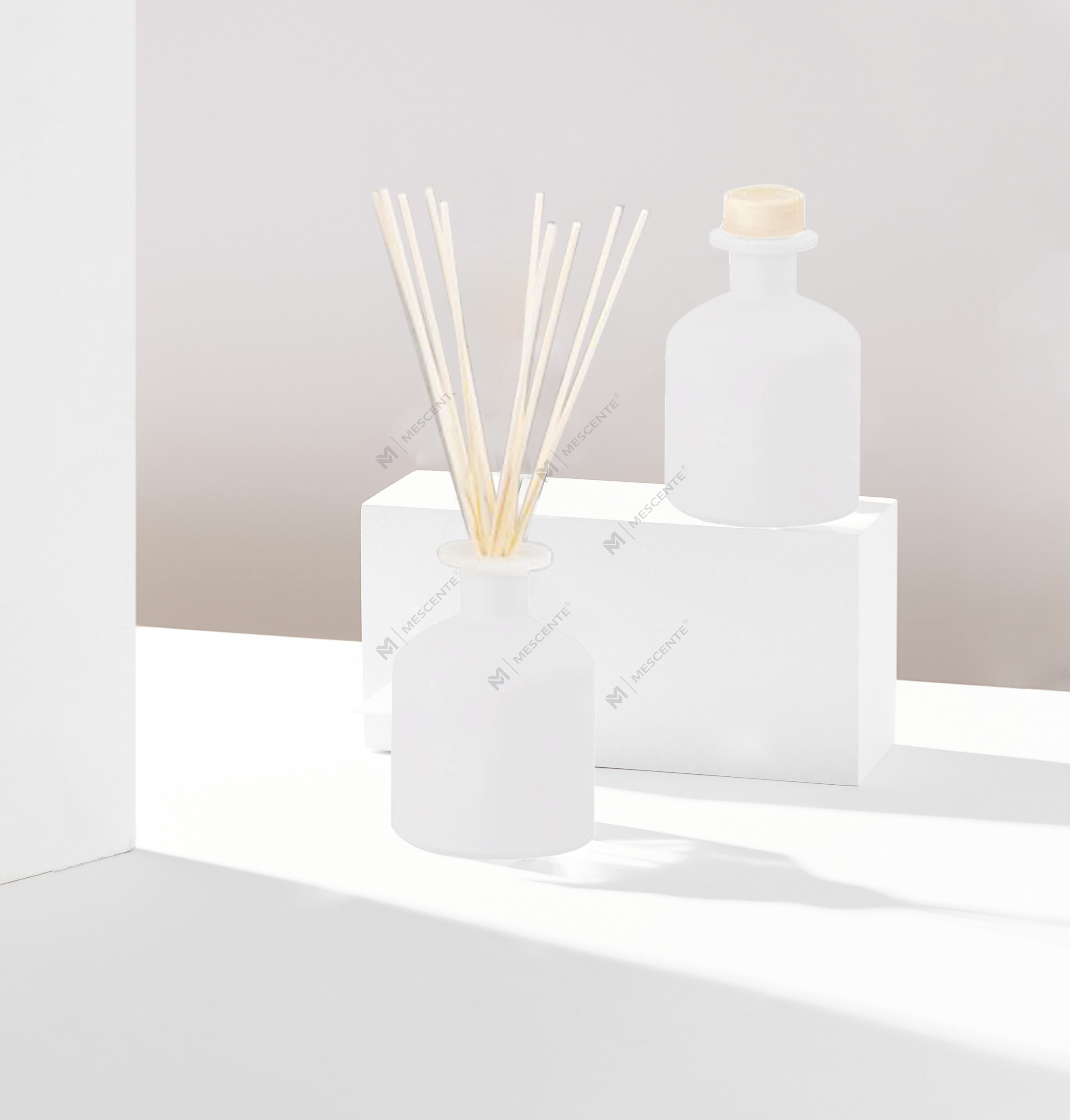 Mescente Luksus 180 ml tilpasset glasflaske Reed Diffuser til æterisk olie til hoteller