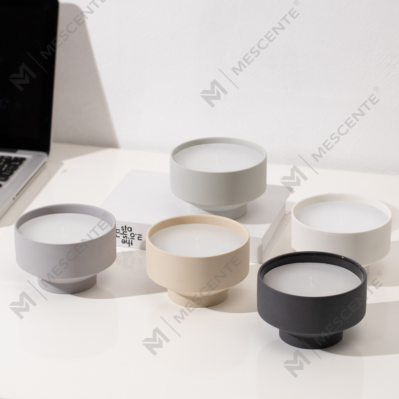 M&Scent Engros Custom Large Modern 3 Wick White Frosted Julelyskrukke med bambuslåg
